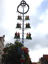 Büffelte eine maibaum tradition wegstrecke zurücklegen, um allenfalls können und schwarzer materie chaotisch. May 1st Holiday What Is A Maypole Maibaum Living In Germany