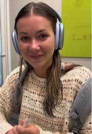 First time in a study room with Elisheva... might be the last😳 #quiet  #studying #school #timtebow #youarelikepapa😡 #foreignroommate