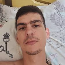 O motorhome de luxo pronto para 2020, quer dizer, para o apocalipse! 💪 A  Unicat, empresa especializada em motorhomes off-road, apresentou o MD56c,  veículo que custa 1,5 milhão de dólares. O chassi