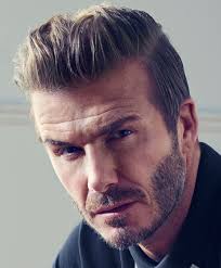 Pour ne pas donner l'impression d'avoir juste une grosse masse sur la tête comme si c'était un casque, il serait bien d'opter pour une nouvelle coupe sans pour autant supprimer. 1001 Idees Coupe De Cheveux En Arriere Homme Le Retro D Aujourd Hui