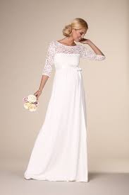 Sie können zwischen langen oder kurzen brautkleidern, strandhochzeitskleidern, brautkleidern in übergrößen. Heiraten Mit Babybauch Im Hochzeitskleid Fur Schwangere Von Tiffany Rose Modell Verona Brautmode Brautkleid Schwanger Brautkleid Umstandsmode