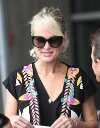 Video laeticia hallyday en couple : Laeticia Hallyday Son Couple Avec Pascal Balland En Danger A Cause De Johnny Elle