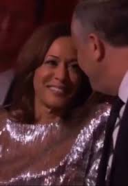 I like the way you kiss me 💋😮‍💨 #kamalaharris #douglasemhoff