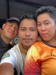 Nagkatitigan yung nag SL pero nagka sunburn. 🫠