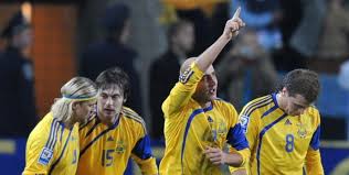 Англичане со счетом 4:0 разгромили команду украины в четвертьфинале чемпионата европы по футболу. Uc512qy Qg5ipm