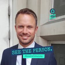 Gareth Young's Instagram, Twitter & Facebook