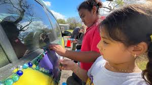 Tony Hawk meets skateboarding dad who teaches daughters how to land tricks 