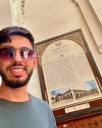 يرحب باب بوجلود بزوار المدينة، ممهدًا الطريق لاستكشاف أزقة فاس التاريخية