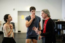 Il gala roberto bolle and friends a favore del fai si è tenuto in luoghi meravigliosi come il colosseo. Roberto Bolle On Instagram Happy Birthday John Johnneumeier Ladyofthecamellias Alessandraferriofficial Rehearsal Time Studio Tb