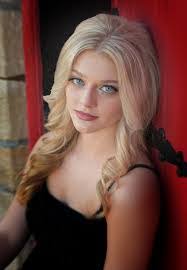 Amanda Perigo's Instagram, Twitter & Facebook