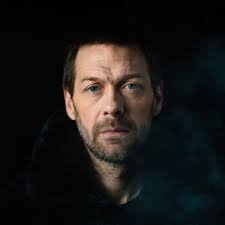 Kasabian — Underdog (Live at King Power Stadium): тексты песен, клипы и  концерты