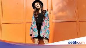 Cewek cantik putih mulus semua !!! 10 Idola Tik Tok Cantik Yang Hits Di Media Sosial