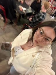 Looking for friends to get out of comfort zone