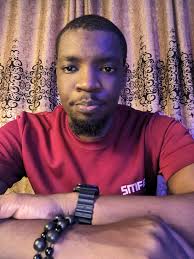 You know what, Queen Narcissist? When you become a content creator and post  your entire life all over social media for profit, people that view your  content are, in fact, allowed to