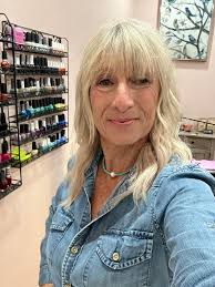 Hello... I am relatively new to the area and was wondering if anyone can  recommend a good hair salon for a woman's cut, color, and highlights. Thank  you.