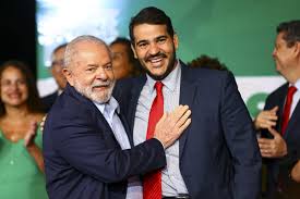 Lula se reúne com Messias no Alvorada antes de almoço com Alcolumbre
