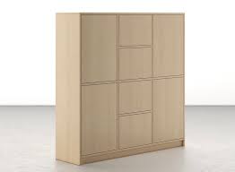 Der schrank ist 3,5 jahre alt, wurde nur einmal aufgebaut, ist auch noch aufgebaut. Geschlossenes Regal Aus Massivholz Von Pickawood