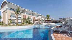 Kjøpe villa i tyrkia er enkelt med terra real estate som tilbyr et bredt utvalg av villaer og hus i tyrkia. The Hill Side Luksuriose Leiligheter I Side Tyrkia Terra Real Estate