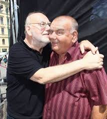 Jan nedvěd si zahrál v jednom díle oblíbeného seriálu ordinace v růžové zahradě 2, který poběží na vánoce. Honza Nedved 73 Slavi Narozeniny Pavlinka Pred Oslavou Pribrala S Brachou Se Nebavi