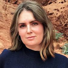 Lisa Winters's Instagram, Twitter & Facebook