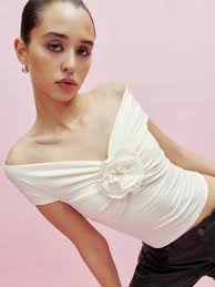 How to Wear Florals Like an It Girl in 2023