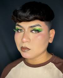 Maquillaje en tonos Rosa/Amarillo🩷✨💛 #maquillaje #makeup #makeupartist  #rosa #amarillo Síganme en Facebook: @Alan MKP✨ Pupilentes de  @manita.de.gato.oficial cd:Alan30✨