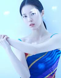 Singer Lim Kim signs exclusive contract with New Entry