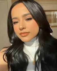 Pin di Amanda Fontes su Becky G