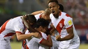 André carrillo scored both goals for the visiting side, while ángel romero, who came on from the bench in the second half, also netted twice for paraguay. Video Peru Goleo 4 1 A Paraguay Con Cueva Jugando Para 10 Puntos Rpp Noticias