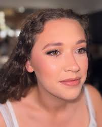 Georgia eve. Makeup Artist...