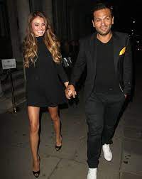 Paul dated rose for several months but the couple broke up. Chloe Sims And Joe Fournier Lock Love In Token Tourist Gesture On Romantic Trip To Paris Ok Magazine