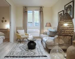 Decoration Appartement Destine A La Location Saisonniere Dans Le Vieux Nice Esprit French Touch Mix Pieces Chinees Et Meubles De La Furniture Home Decor Decor