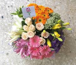 The island of flores has deep valleys and high peaks, lagoons bordered by hydrangeas, cliffs carved. Flores Frescas Photos Facebook