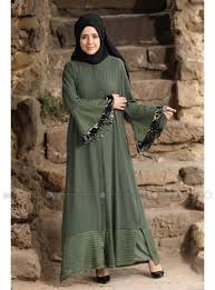 Modern Ferace Modelleri Haki Ferace Https Ift Tt 2c11xmh Abaya Tarzi Moda Stilleri Tasarimci Giyim