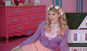 Yeah, my momma she told me don't worry about your size. Song Of The Summer Meghan Trainor Is All About That Bass