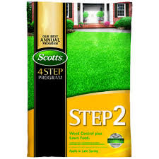 The powder in the packets must be dissolved in water before applying it to the grass. The Scotts Miracle Gro Company 23616 Scotts Step 2 Weed Feed 28 0 3 Lawn Food 5000 Sq Ft For All Grasses Case Of 1