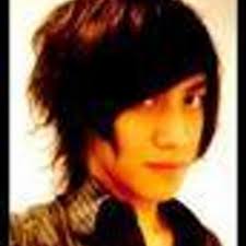 Ia sekarang botak dan berewokan. Kevin Aprilio Kevin Aprilio Twitter