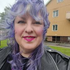 Korstörnegatan 13 på Hisingen. 30 kvm + 11 kvm loft. Bo, bedriv verksamhet  eller både och.Snyggaste kubikmetrarna vi sett! #sverigehusetskubik