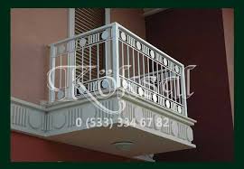 Daha eski yıllarda ise ahşap korkuluklar bunu izliyormuş. Balkon Korkuluk Modelleri Balkon Korkulugu Modelleri Balkon Korkuluk