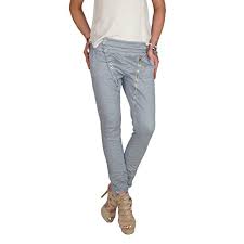 Wir haben eine große auswahl dieser bequemen hose im sortiment, damit du je nach lust und laune kombinieren kannst. Baggy Jeans Damen Test Vergleich 2021 7 Beste Jeanshosen