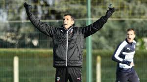 Chelsea sendiri sedang mengincar beberapa pemain bintang dan di antara. Champions League Chelsea Vs Barcelona Poyet Chelsea Are Like Real Madrid They Only Play Like Champions At Certain Moments Marca In English