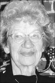 Lisa Menge's Instagram, Twitter & Facebook