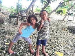 美屬薩摩亞 （ 薩摩亞語 ： amerika sāmoa ，英語： american samoa ）又稱 東薩摩亞 ，是 美國 在 南太平洋 的 屬地 ，在美國法律中定位為「非合併非建制領土」 。. åœ¨é‚£é™é çš„å—å¤ªå¹³æ´‹æœ‰å€‹ç¾Žéº—å¯æ„›çš„å°åœ‹å®¶ è–©æ'©äºž é‡Žé´¨å­æµªè·¡å¤©æ¶¯æµ·è§' Udnéƒ¨è½æ ¼