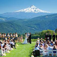 Mt Hood Destination Wedding Dyi Wedding At Gorge Crest Vineyards Winery Weddings Events Hood River Colu Dyi Wedding Winery Weddings Destination Wedding