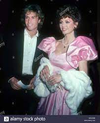 However, andy gibb and victoria principal's relationship lasted for only a year. Laden Sie Dieses Alamy Stockfoto Andy Gibb Victoria Principal 1985 Foto Von John Barrettphotolink Net Mpjnrm Aus Millio Victoria Principal Andy Gibb Victoria