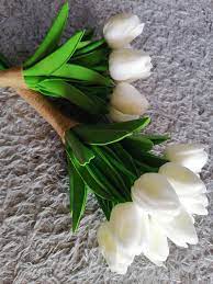 Tulip adalah bunga yang sangat indah yang sering dikembangbiakkan menggunakan umbi. Bunga Tangan Artificial Tulip Small Medium Tunang Facebook