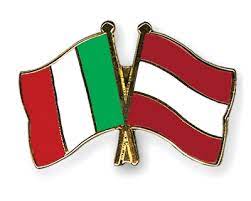 Wählen sie ihre italien flaggen aus einer auswahl von über 30.000 flaggen ✓ 14 verschiedene diese italien fahnen eignen sich damit optimal für den außenbereich. Flaggen Und Fahnen Pins Italien Osterreich