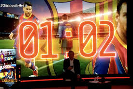 Ahora, el mismo corresponsal dio una pista sobre su futuro. Vid El Chiringuito Stage Dramatic Countdown To Messi Becoming Free Agent