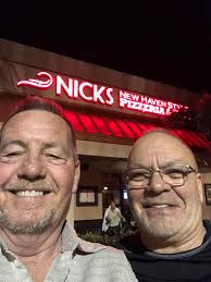 Who makes the best clam casino pizza in New Haven?