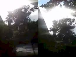 Matahari terbit sebenarnya karena keterbatasan manusia, yang hanya bisa lihat ketika matahari muncul dari balik batas horizon, yang merupakan batas singgung maksimum antara lekukan/permukaan bumi dan jangkauan pandang. Ase5b69bma N1m